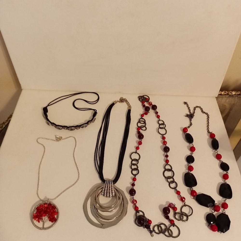 Black and red costume necklace lot